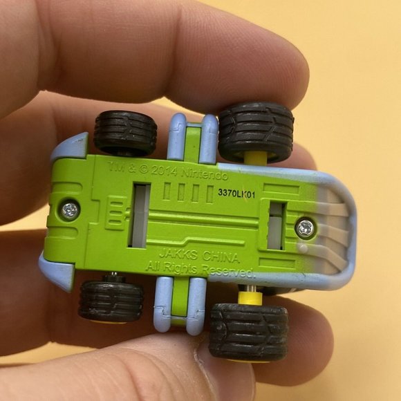 Nintendo Mario Kart 2014 Jakks - Yoshi Car - Pull Back - Go Stunts. Rwall1 - Picture 5 of 6